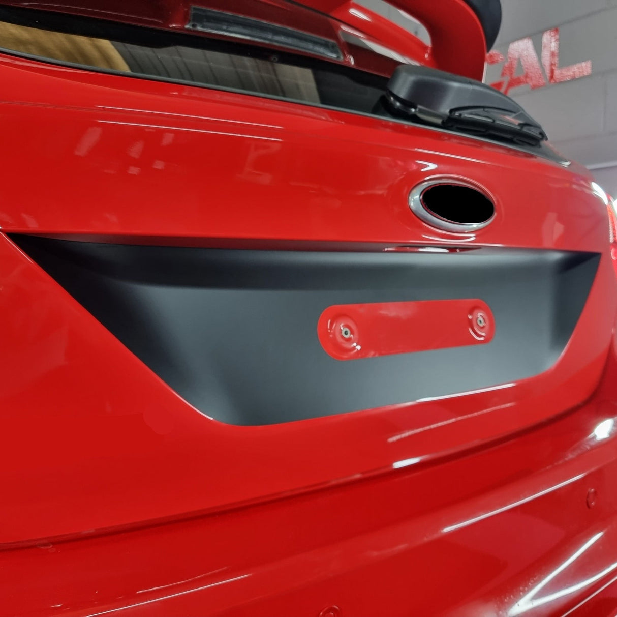 Focus Mk3 (Pre Facelift) Rear Licence Plate vinyl Decal (Hatchback Only)