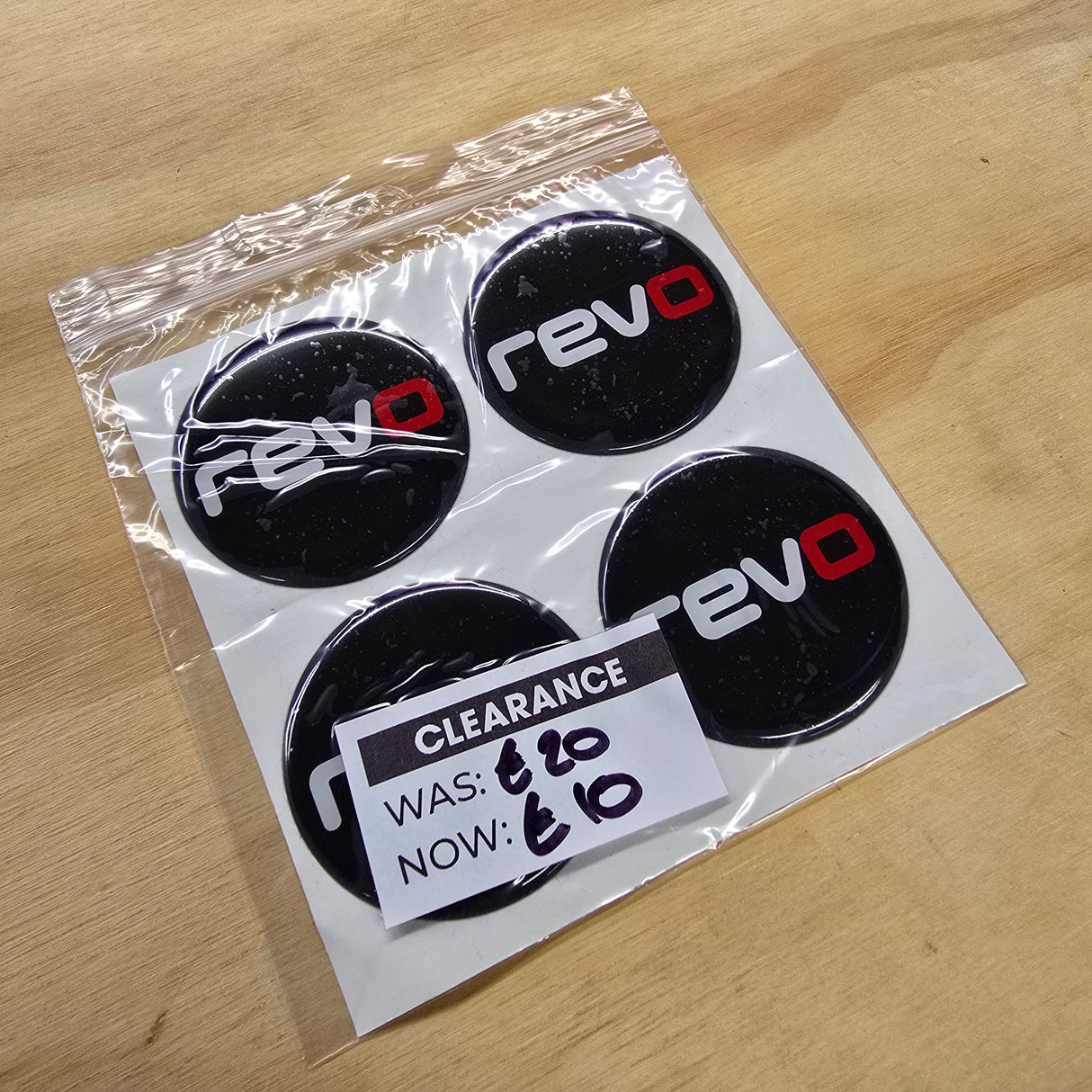 *Clearance* Revo Centre Cap Gels - 60mm White & Red