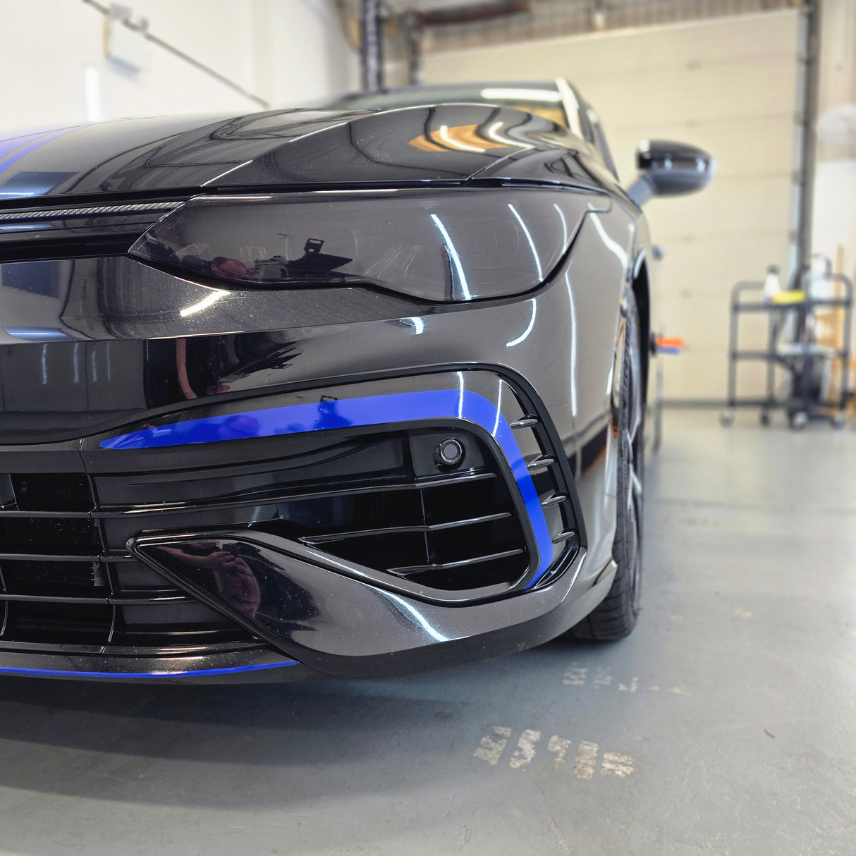 Golf R mk8 (Pre facelift) Front Outer Quarter Decals